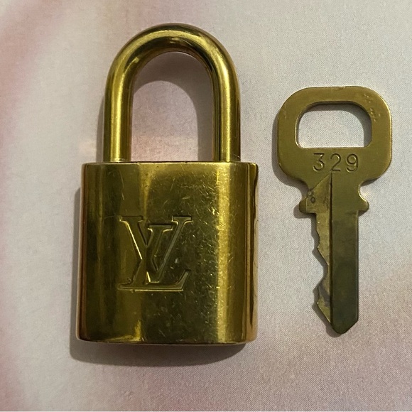 Louis Vuitton Lock Key #329 - Picture 3 of 7